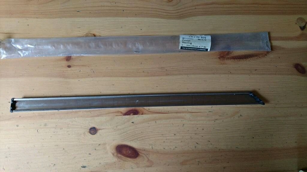 Ascona B Zierleiste links neu original GM Opel 9288813