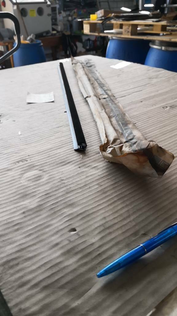 Opel Kadett E Gummiabdichtung Innen Links Vorne Neu Original GM