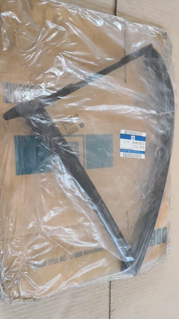 Opel Omega B Seitenscheibe hinten rechts neu original GM