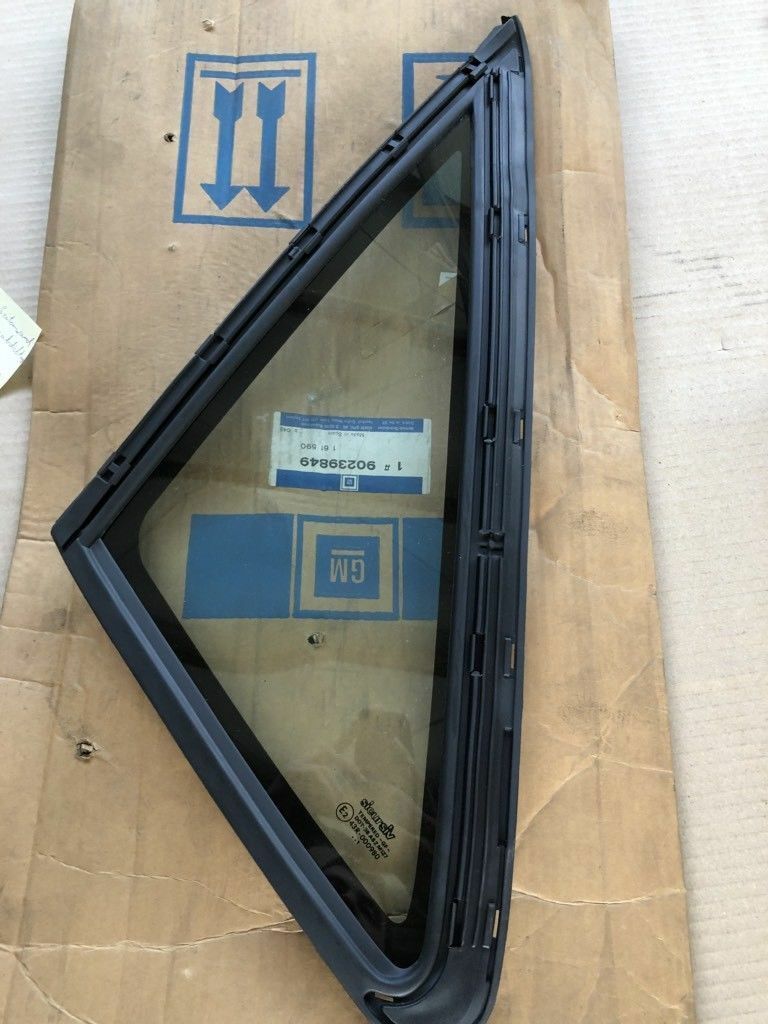 Original GM Opel Kadett E Fenster Seitenwand mit Dichtung *NEU*