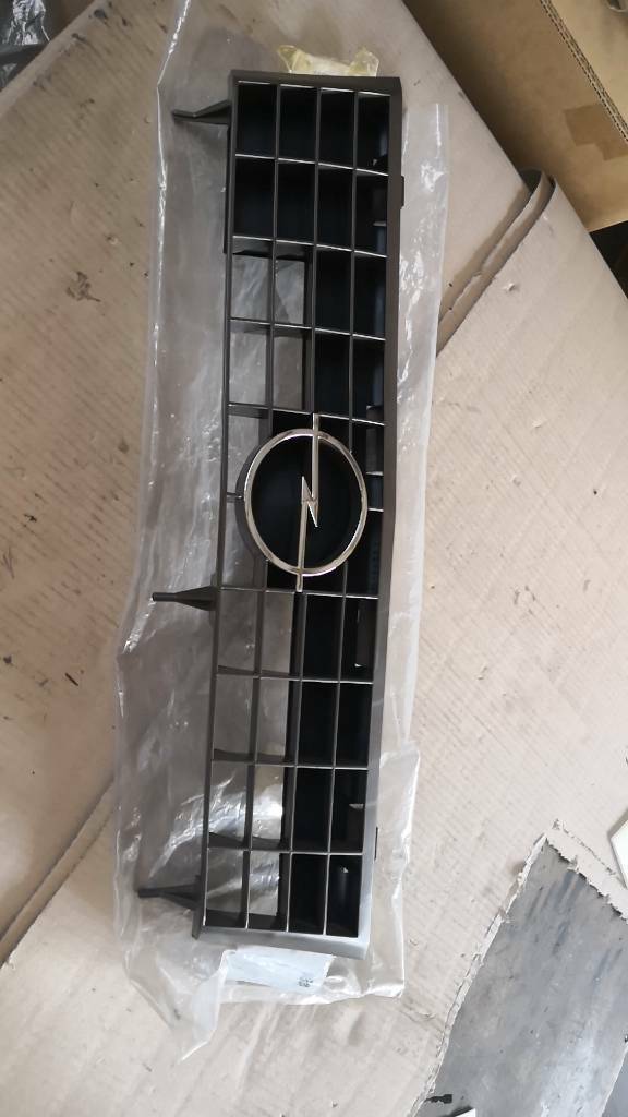 Opel Ascona C Kühlergrill neu original GM