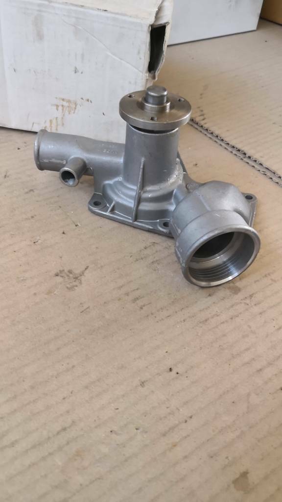 Opel Corsa A Kadett E Wasserpumpe neu original GM