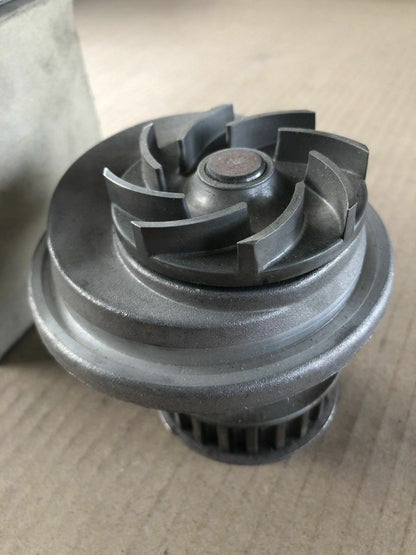 Original GM Opel Kadett E GSI OHC Wasserpumpe NEU