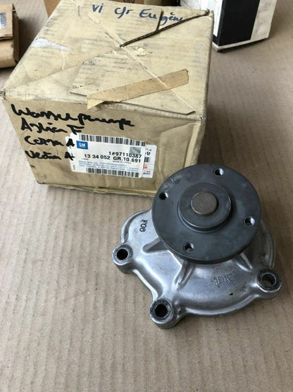 Original GM Opel Wasserpumpe Astra F  Kadett E Vectra A NEU