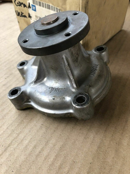 Original GM Opel Wasserpumpe Astra F  Kadett E Vectra A NEU