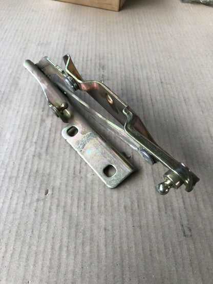 Original GM Opel Vectra B Motorhaubenschanier *NEU*