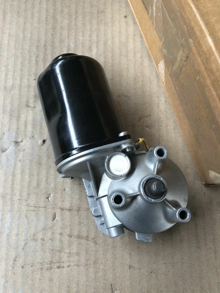 Original GM Opel Vectra B Scheibenwischer Motor vorne *NEU*