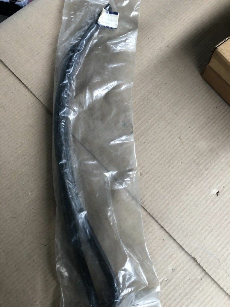 Original GM Opel Corsa A Fensterdichtung vorne Links NEU 90126617