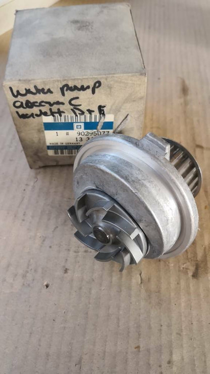 Original GM Opel Ascona C Kadett E/D 1.6 Diesel Wasserpumpe Neu