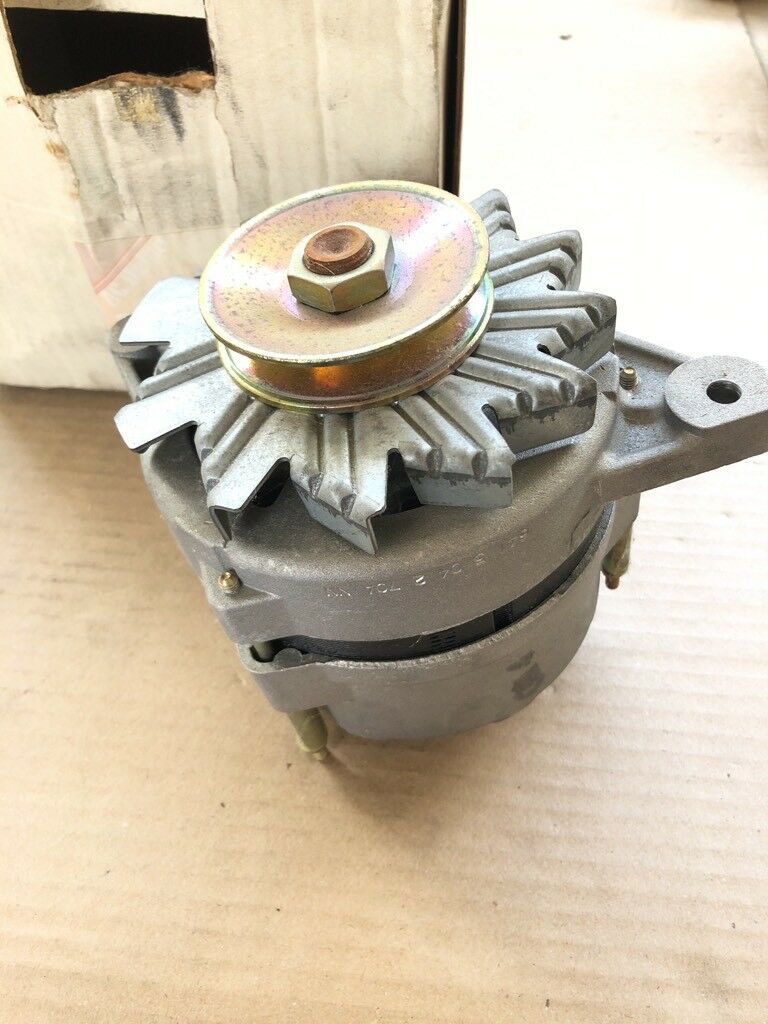 Original GM  Calibra Lichtmaschine 12V 70A NEU