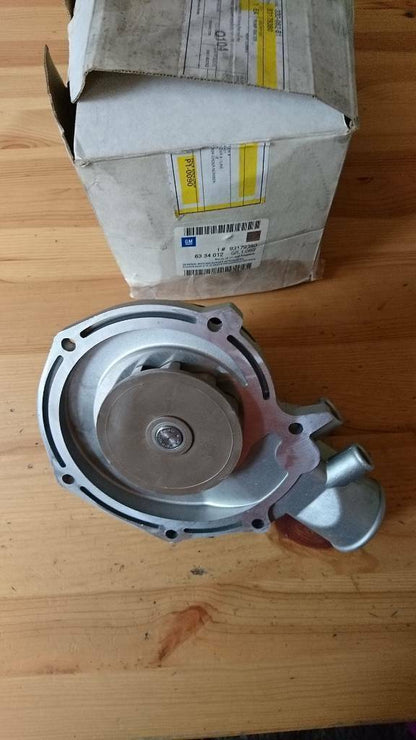 Omega A 2,3 TD Wasserpumpe Neu Original GM