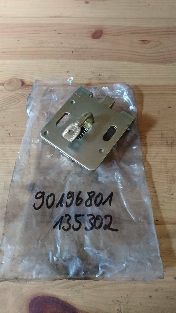 Kadett E Riegel Rückwand Tür links neu original GM