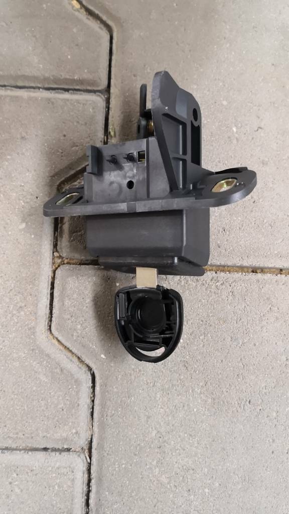 Opel Astra F Schloss Heckklappe neu original GM
