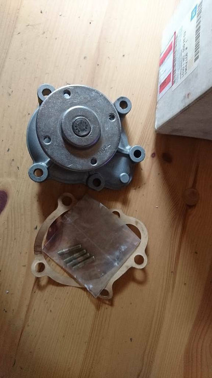 Astra c Corsa c d Meriva a Wasserpumpe neu original gm