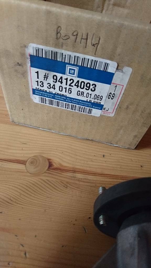 Corsa a Kadett e Wasserpumpe neu original gm