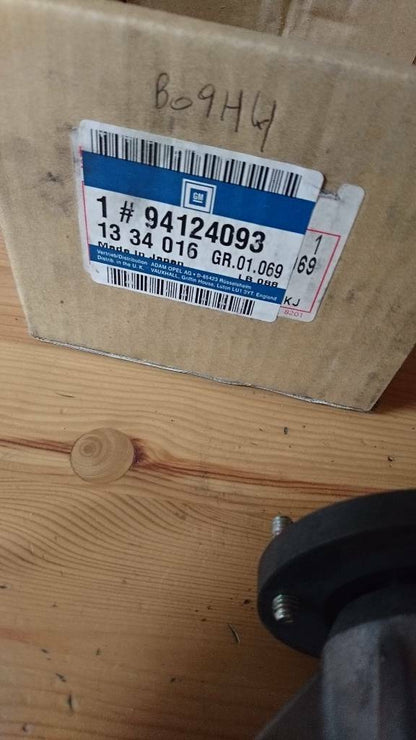 Corsa a Kadett e Wasserpumpe neu original gm