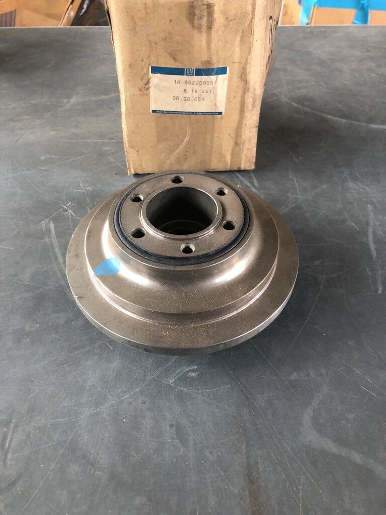 Opel Senator B Riemenscheibe mit Nabe NEU Original GM