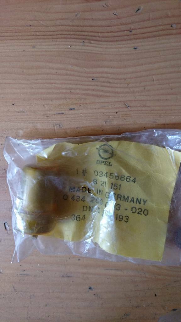 Kadett E Einspritzdüse Diesel 16D neu original GM
