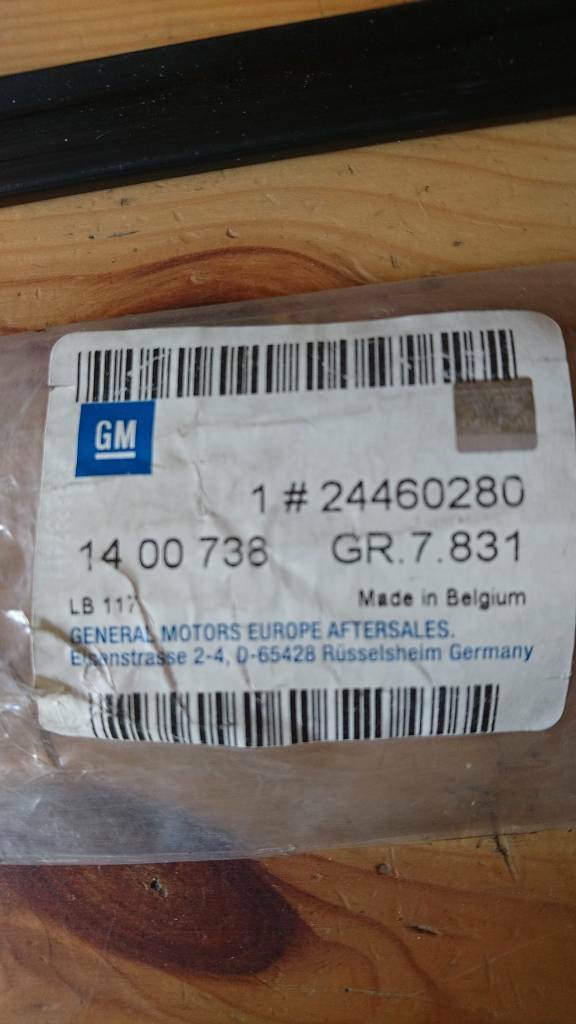 Astra H Dichtung Luftleitblech außen neu original GM