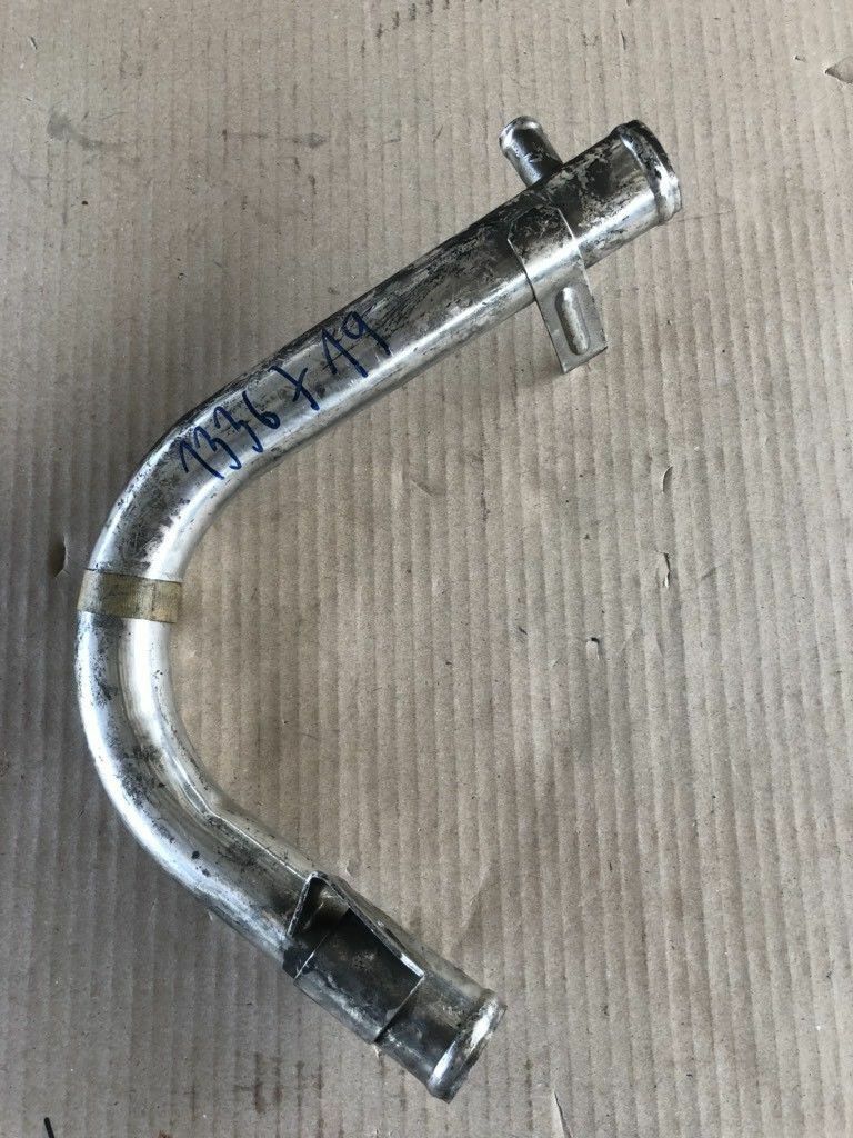 Original GM Opel Kadett E Vectra A Verbindungs Rohr *NEU*