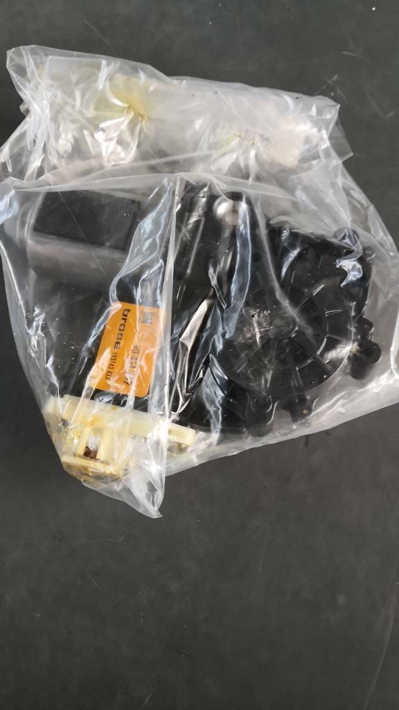 Opel Astra F Fensterheber Motor vorne rechts neu original GM