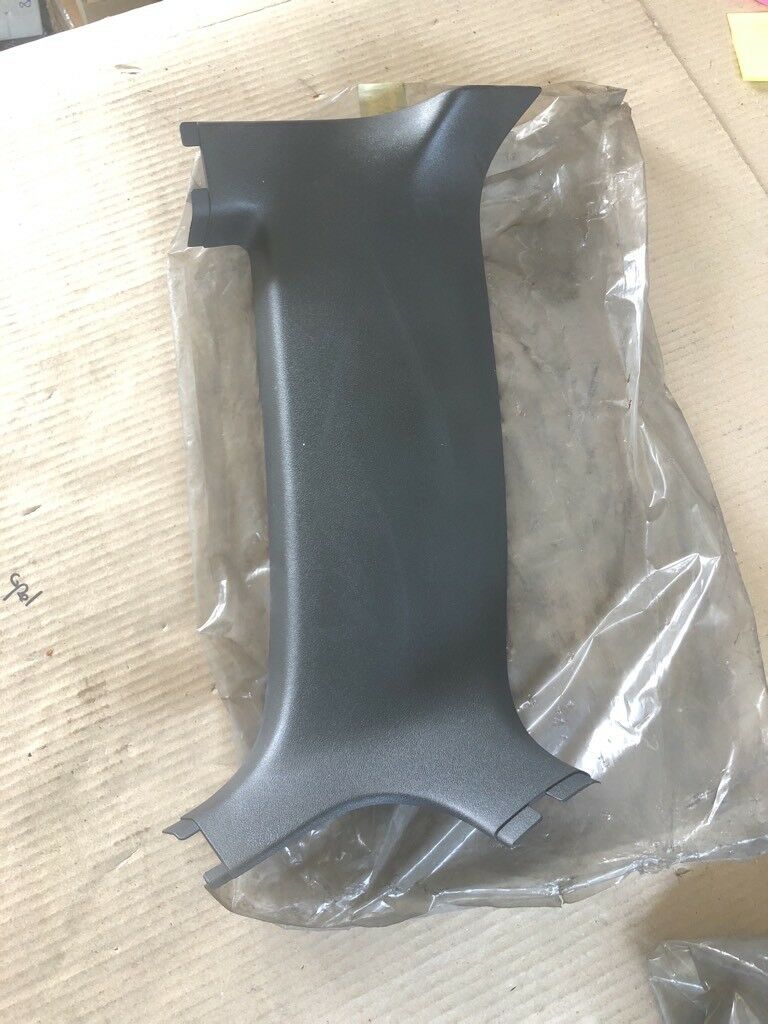 Original GM Opel Omega A Caravan Verkleidung C-Säule links Neu