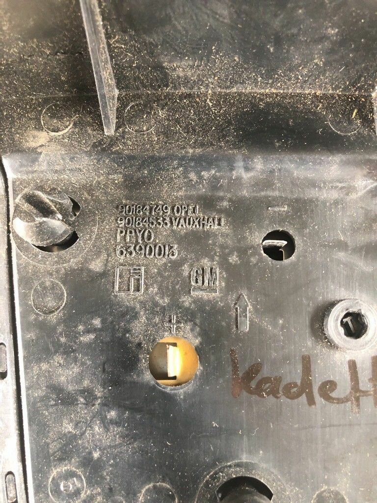 Original GM Opel Kadett E Hupe Knopf *NEU*
