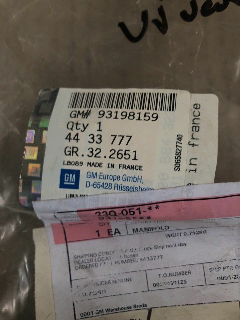 Original GM Opel Vivaro A Ansaugbrücke *NEU*