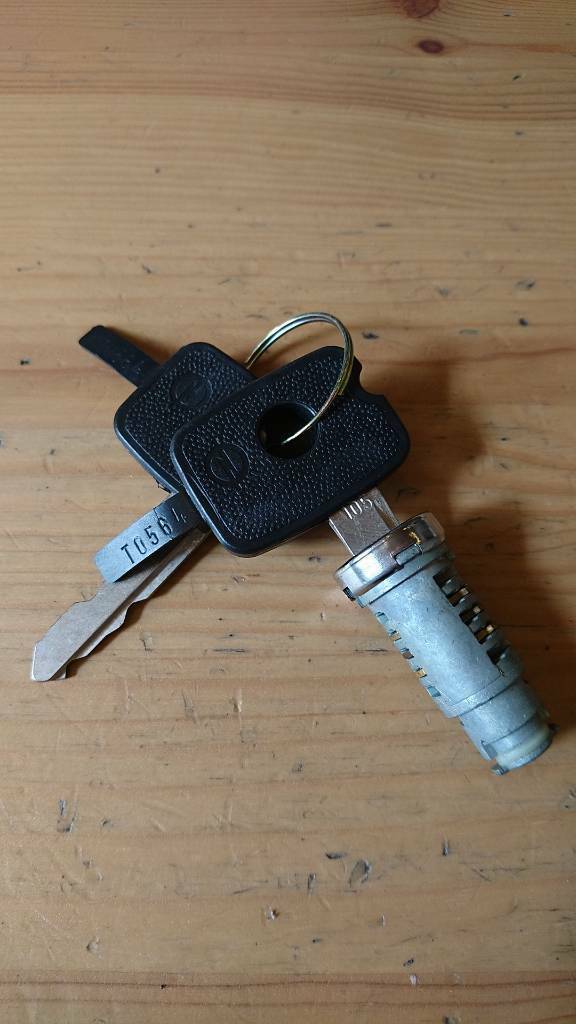 Corsa A Kadett E Speedster Tankdeckel Schließzylinder 2 Schlüssel