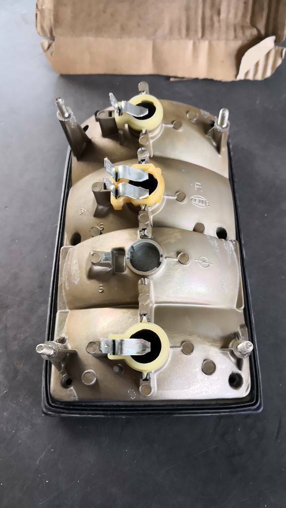 Opel Rekord D Rücklichtgehäuse links neu original GM