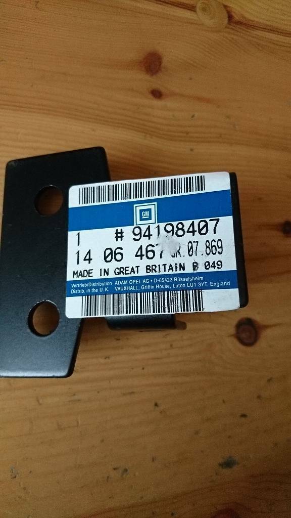 Frontera A Stoßstangen Halter hinten mitte links neu original GM