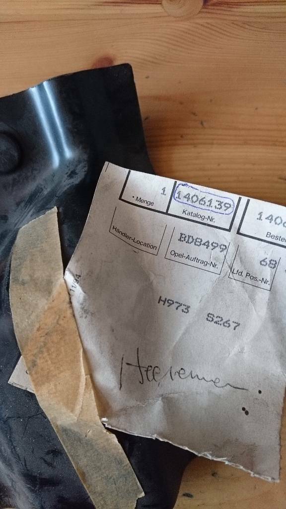 Astra F Stoßstangen Halter vorne links Neu Original GM