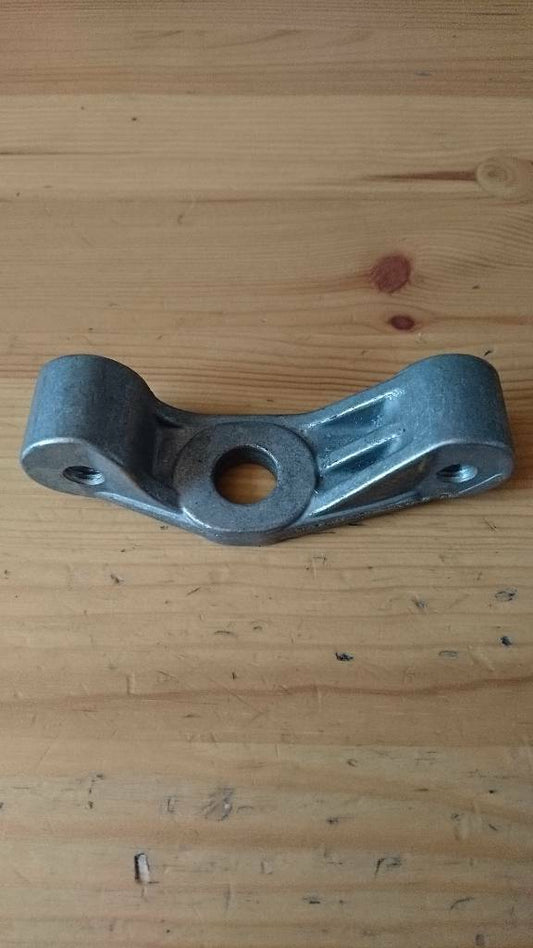 Kadett E Diesel Halter Motoraufhängung vorne rechts neu original GM