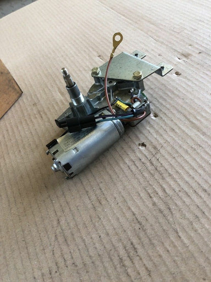 Opel Kadett E Wischmotor Heckscheibe NEU Original GM