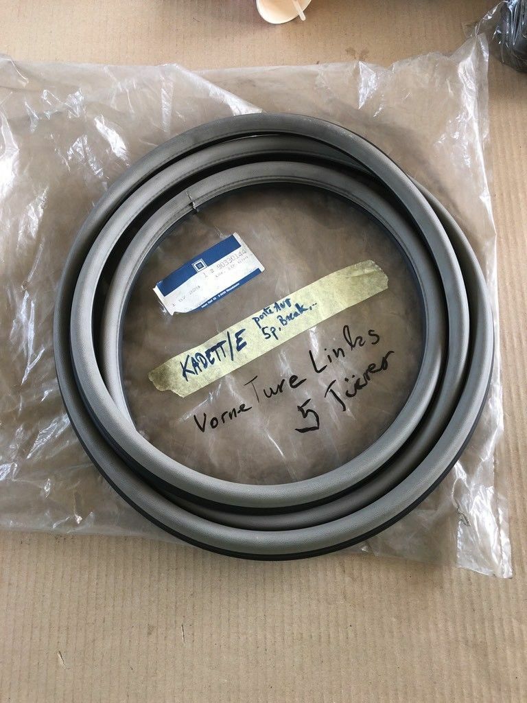 Original GM Opel Kadett E Dichtung Türe vorne links *NEU*