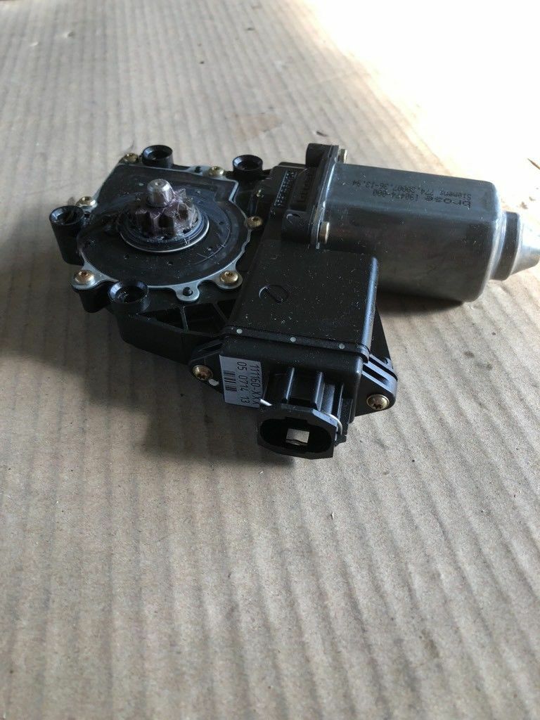 Opel Corsa B Fensterhebermotor vorne rechts neu original GM