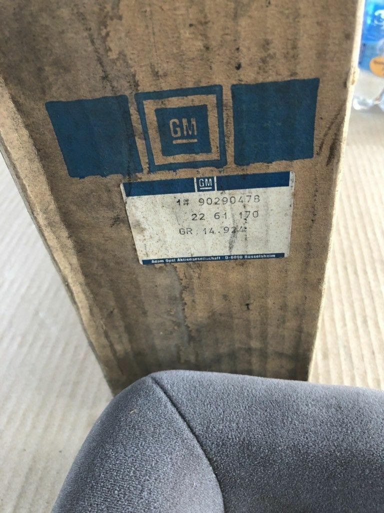Original GM Opel Manta B Kopfstütze *NEU*