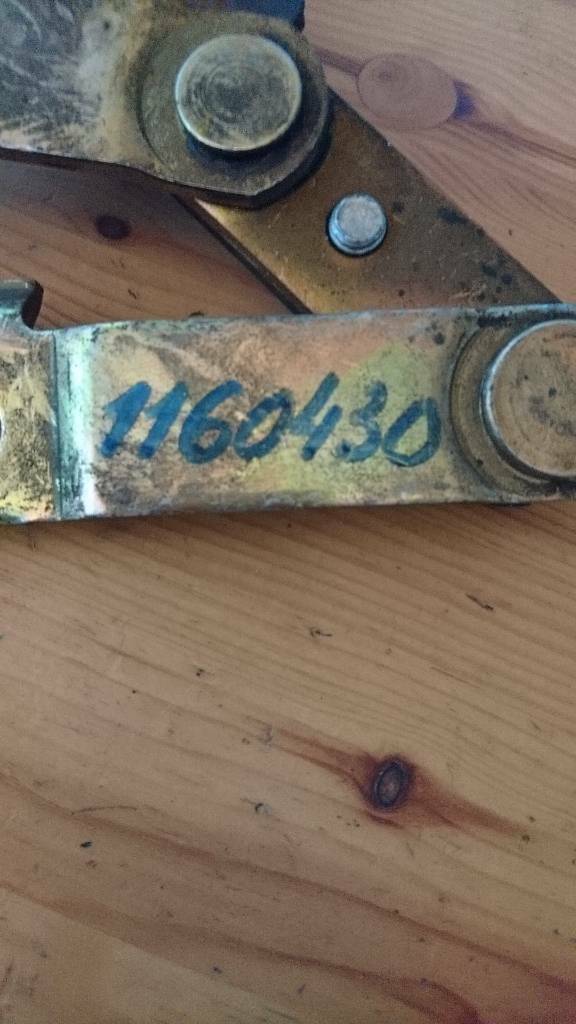 Omega A Senator B Motorhaube Scharnier links neu original GM