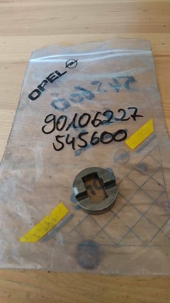 Kadett E Bremsen Mitnehmer Pumpe neu original GM
