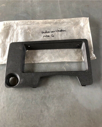 Original GM Opel Kadett D Tachoverkleidung *NEU* 90109509