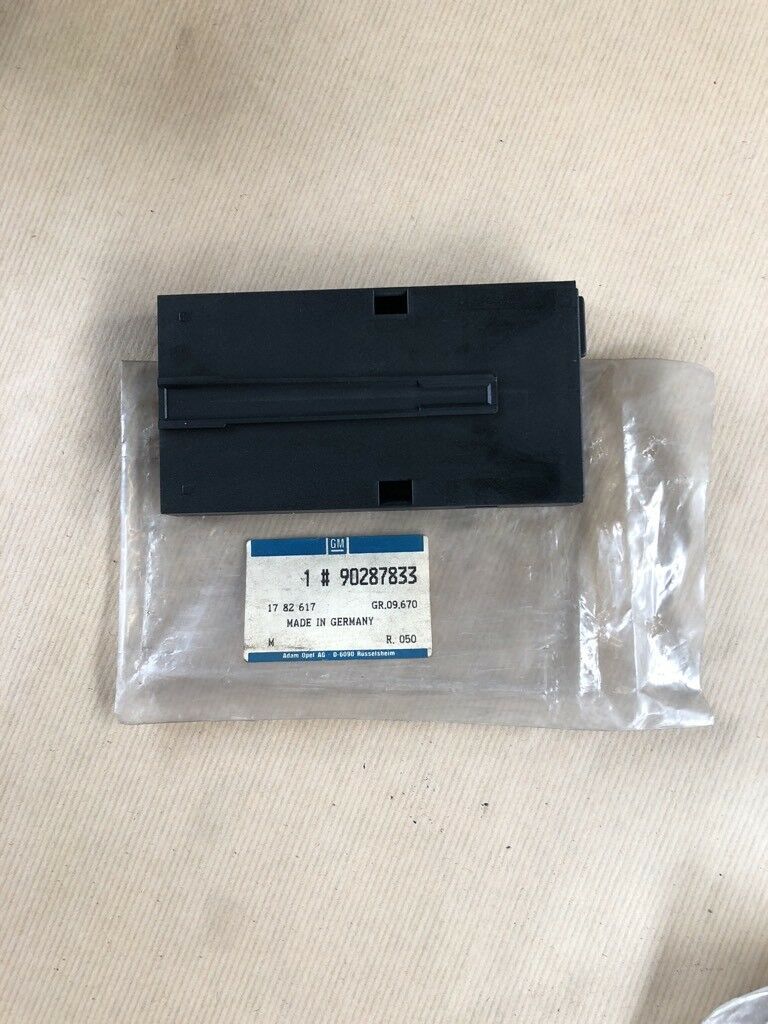 Original GM Opel Oldtimer Youngtimer Kassettenbox *NEU* 90287833