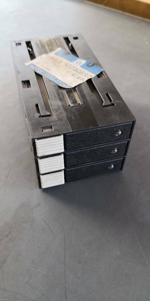 Opel Corsa B Tigra A Senator B Omega B Kassette Box NEU Original GM