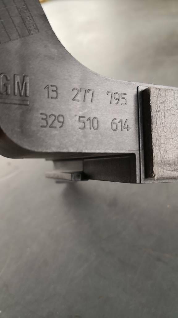 Opel Insignia Halter Neu Original GM