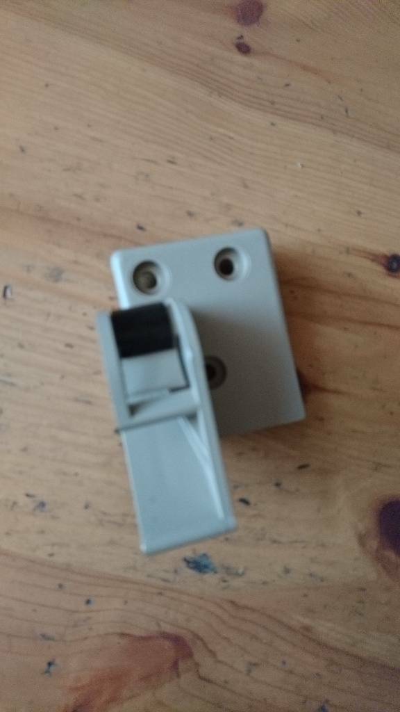 Corsa C Lager links Kofferraum neu original GM