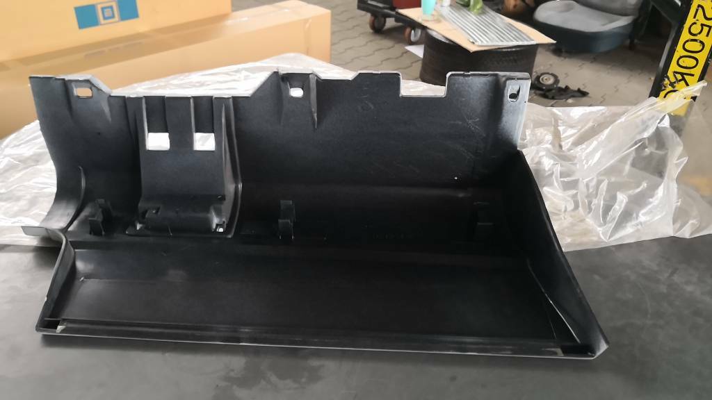 Astra F CC Blende Steinschlagschutz Neu Original GM