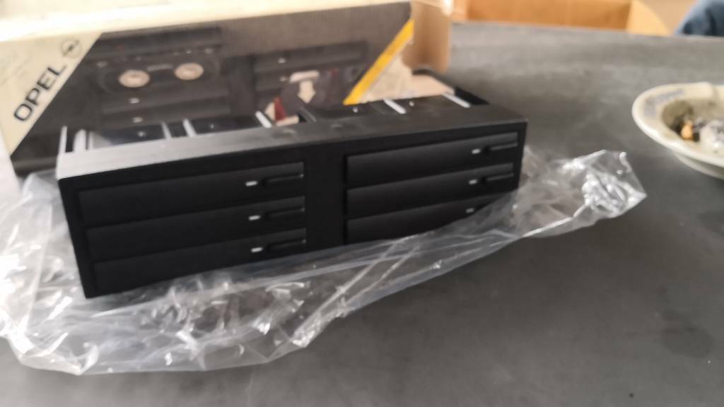 Opel Astra F Kassettenbox Neu Original GM