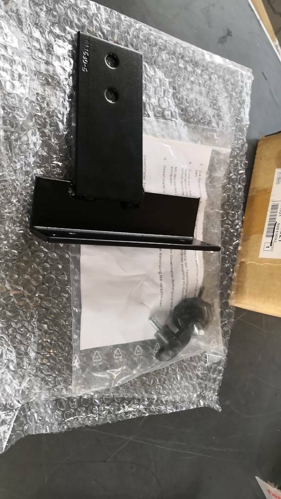 Mitsubishi Pajero GEW-  Befestigung KR Neu Original