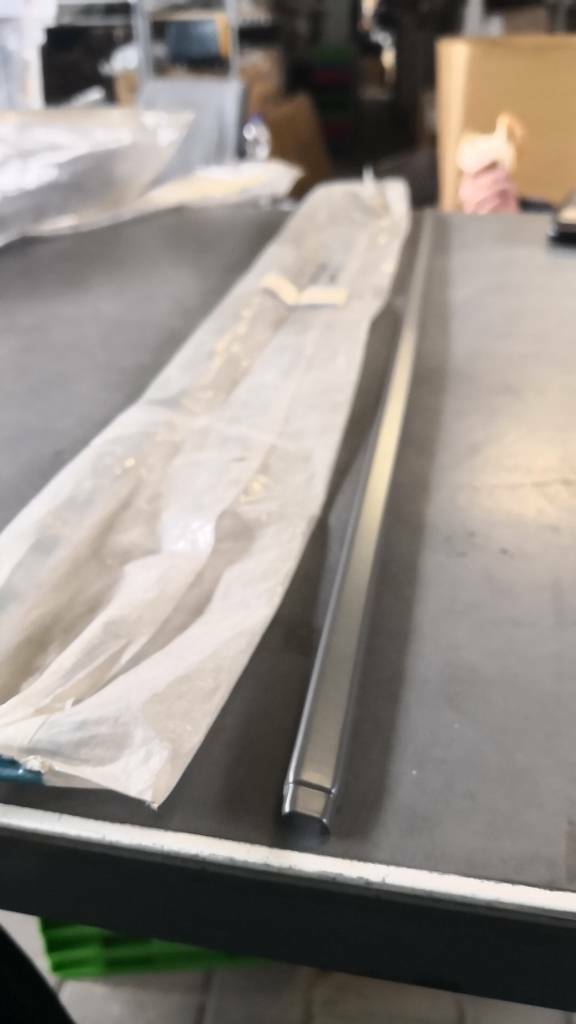 Opel Corsa A Zierleiste Fenster Vorne Rechts Neu Original GM