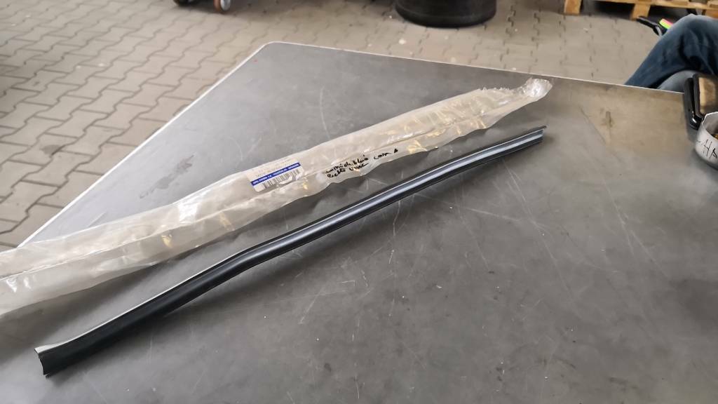 Opel Corsa A Gummidichtung Fenster Vorne Rechts neu original GM