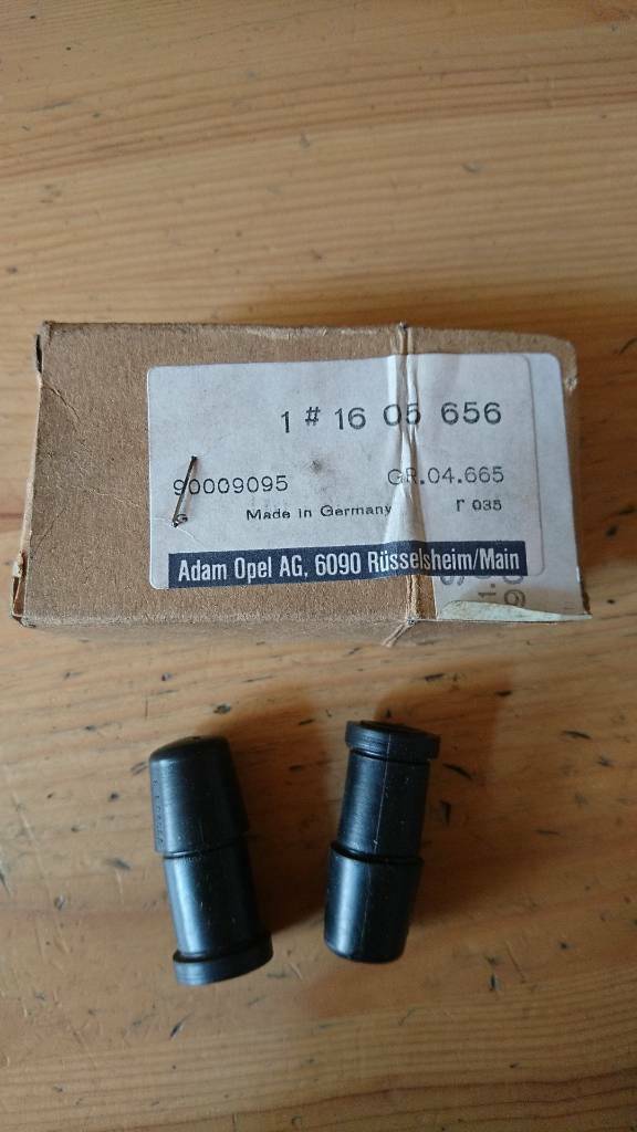 Kadett E Vectra A Satz Schiebehülse Bremssattel neu original GM